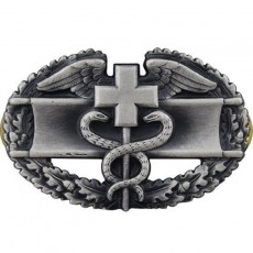 [Vanguard] Army Badge: Combat Medical First Award - Silver Oxidized / 미육군 전투의무 무광 배지(1회 수여)