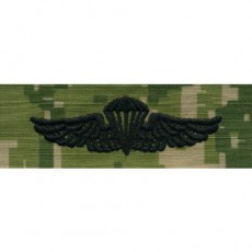 [Vanguard] Navy Embroidered Badge: N/MC Parachutist - Woodland Digital