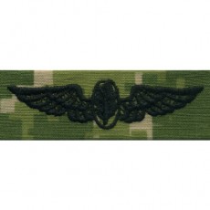 [Vanguard] Navy Embroidered Badge: Flight Nurse - Woodland Digital